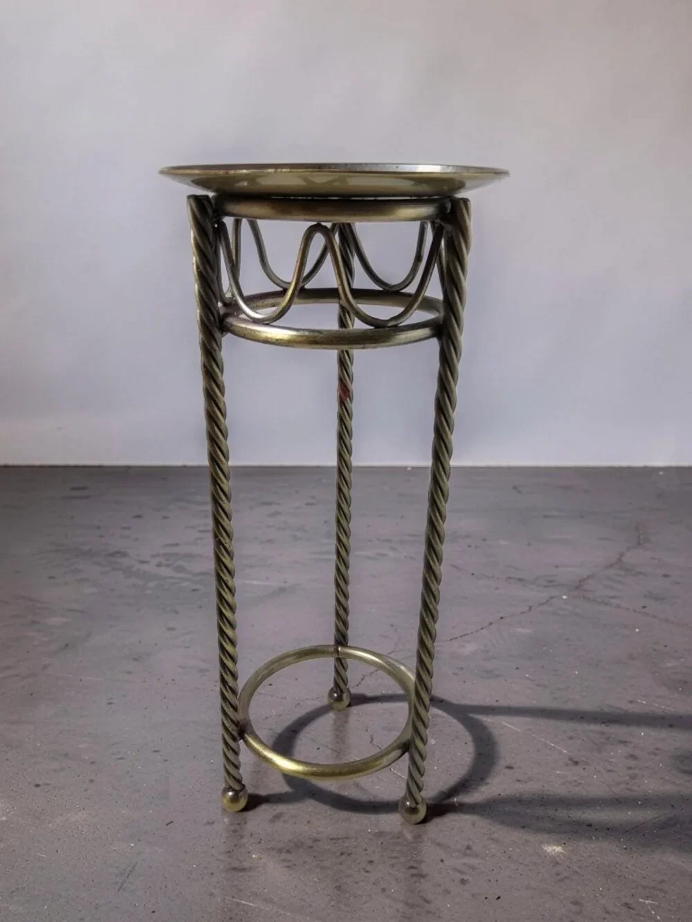 Vintage Twisted Legs Design Metal plant stand or pillar candle holder